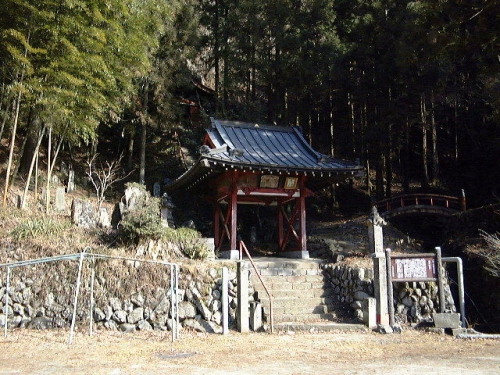岩穴観音